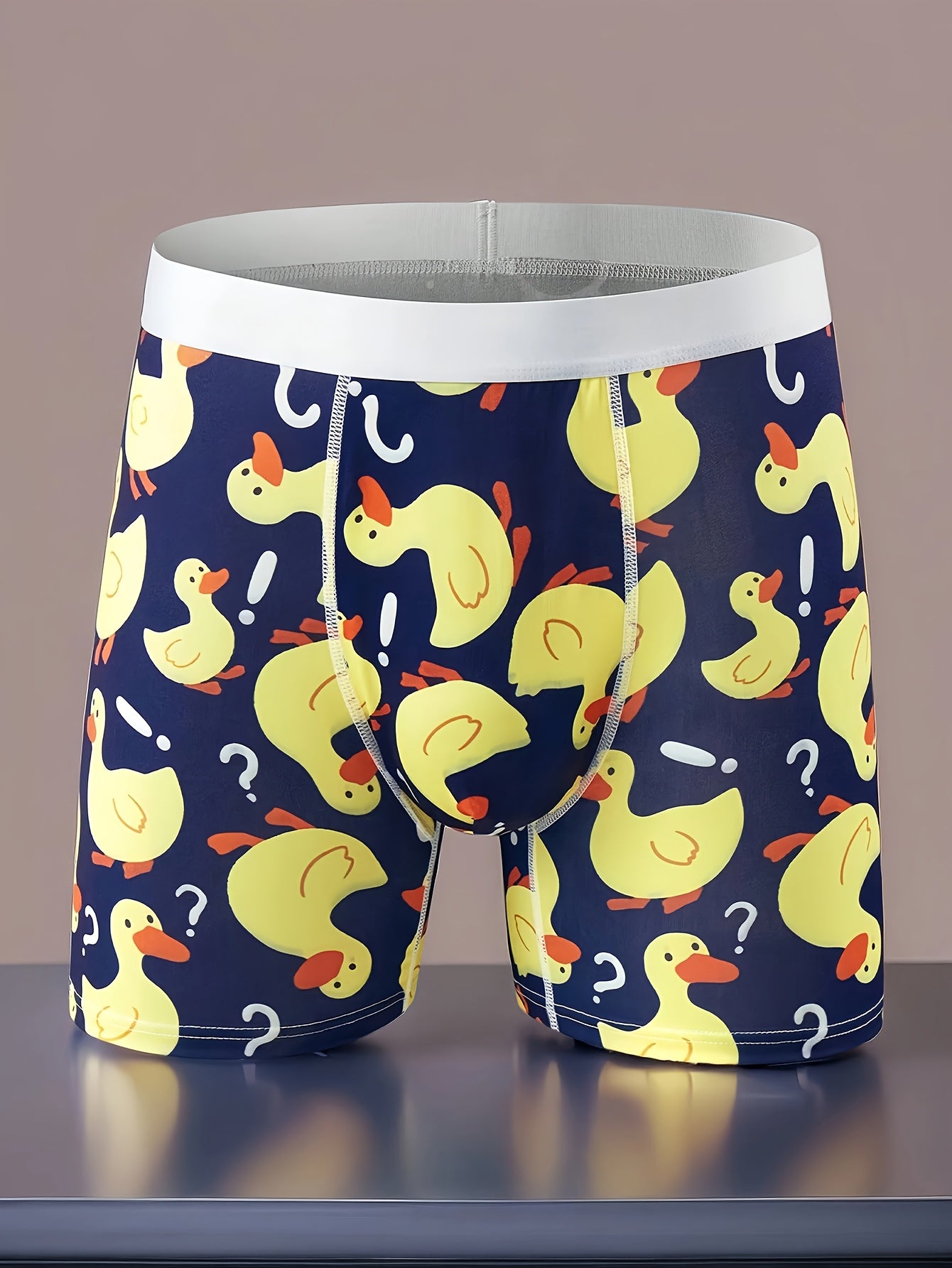 Caleçon d'Homme Canard Joufflu - Fond Bleu avec Dessin de Point d'Interrogation - Sous-Vêtement Élastique pour Été, Natation & Plage Amusante, Piscine - Tenue Détendue|Imprimé Joufflu|Matériau Élastique