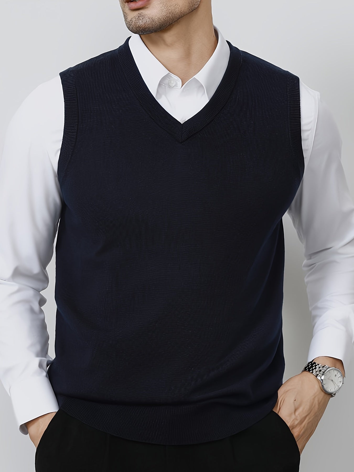 1pc Gilet sans manches en tricot à col en V uni pour homme - Pullover en polyester légèrement extensible pour le printemps\u002Fl'automne - Débardeur en tricot ajusté