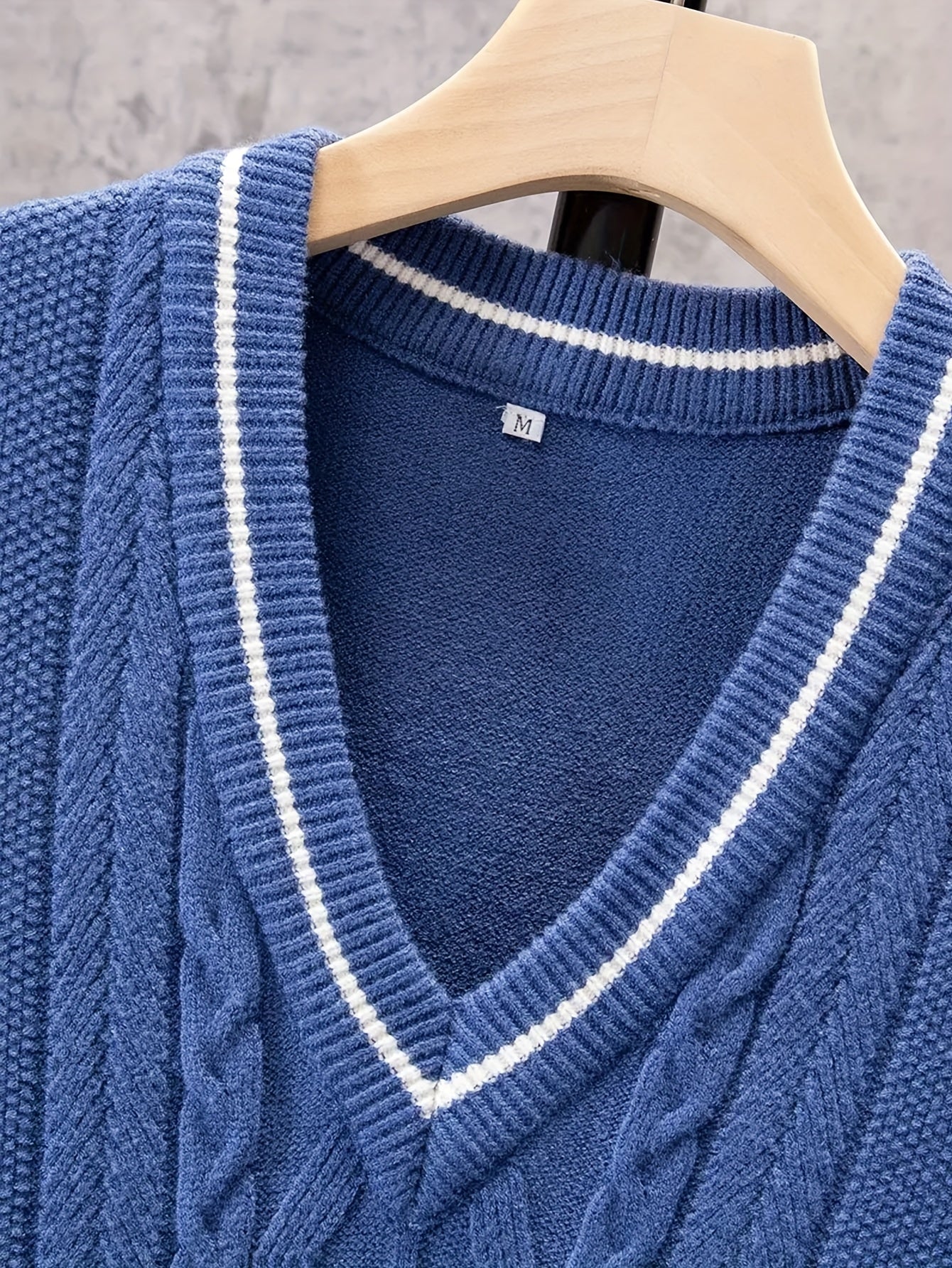 Gilet sans manches en viscose bleue pour homme - Design torsadé décontracté et sportif, col en V, élasticité moyenne, idéal pour la randonnée, les tenues décontractées et les activités de plein air.