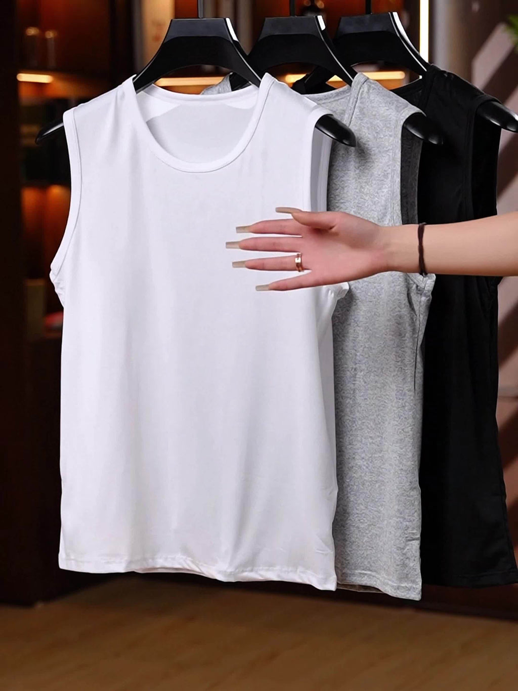 5 débardeurs pour hommes à larges épaules - Noir, Gris, Blanc - Sans manches, respirant, col rond - Pour le sport et le fitness