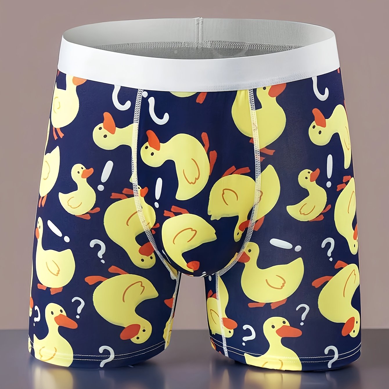 Caleçon d'Homme Canard Joufflu - Fond Bleu avec Dessin de Point d'Interrogation - Sous-Vêtement Élastique pour Été, Natation & Plage Amusante, Piscine - Tenue Détendue|Imprimé Joufflu|Matériau Élastique
