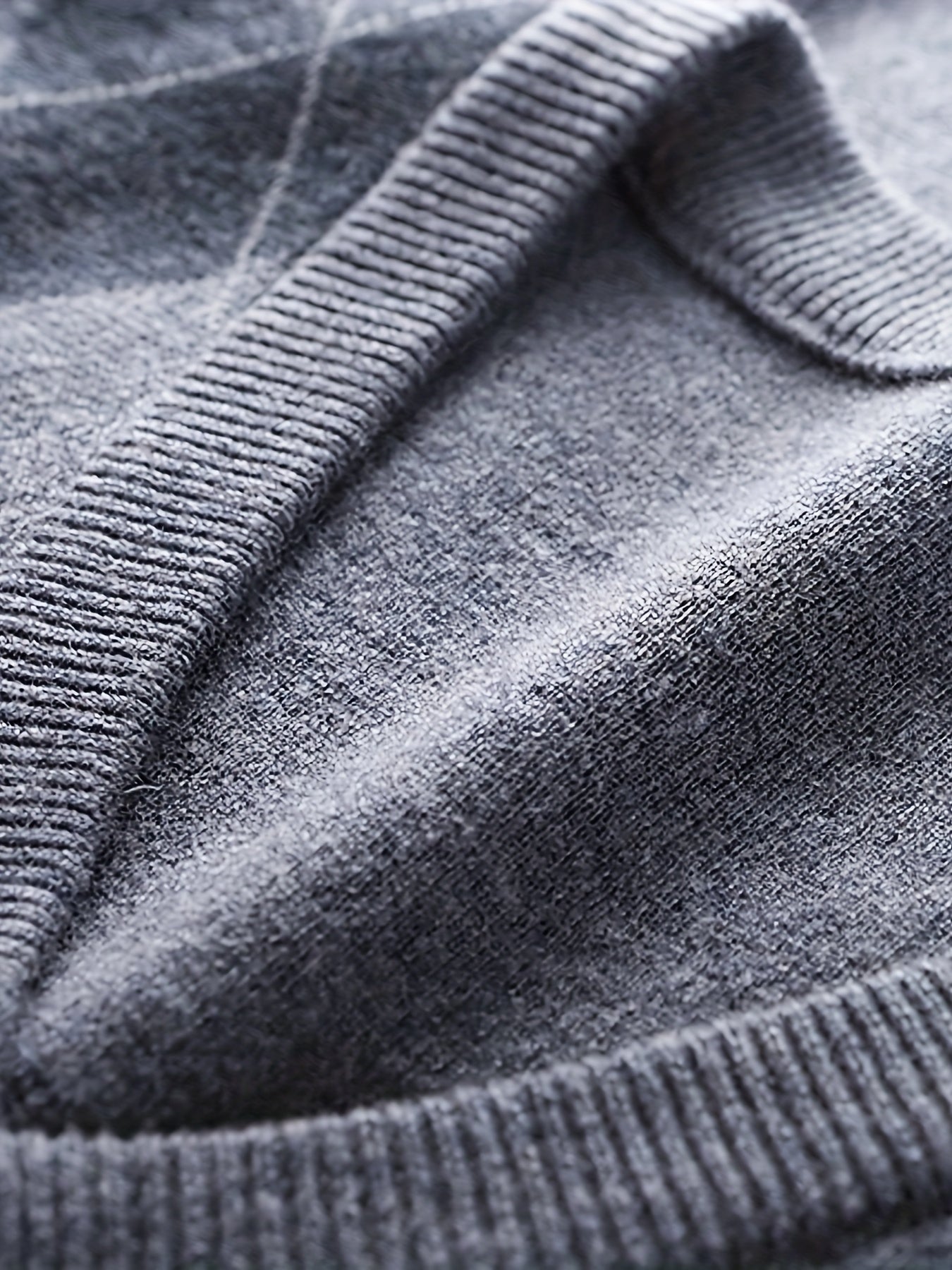 Gilet Tricoté à Col en V pour Homme - Pull Sans Manches Toutes Saisons, Polyvalent pour Tenue Décontractée, Bureau et Mariage - Lavable en Machine, Coupe Régulière, Élasticité Moyenne, Noir